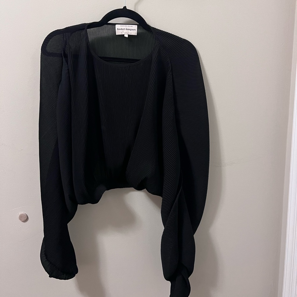 Finders Keepers - cropped blouse, pleated